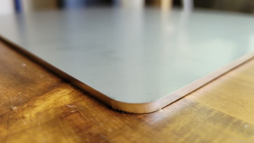 משטח נירוסטה לאפייה