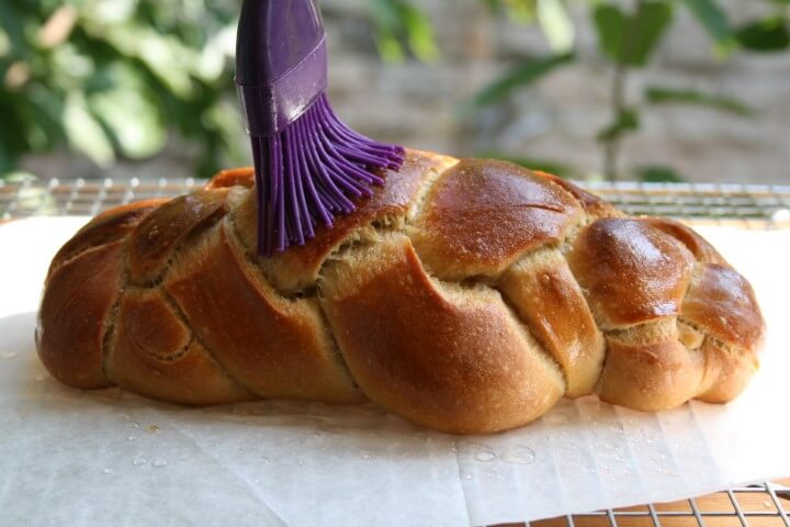 ככה מצפים חלה מתוקה