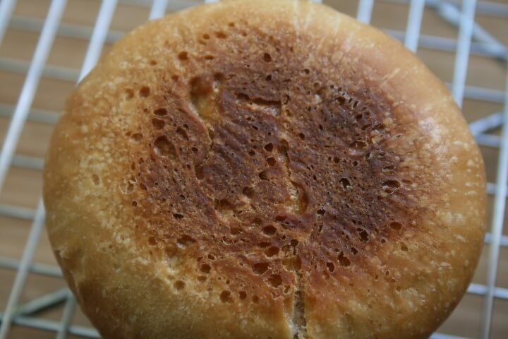 תחתית קשה מאוד של סופגניה