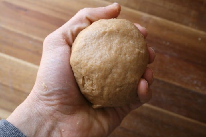 הבצק לאוזני המן מכוסמין מוכן