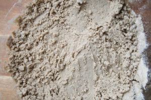 טף לא גמיש עם מעט מים