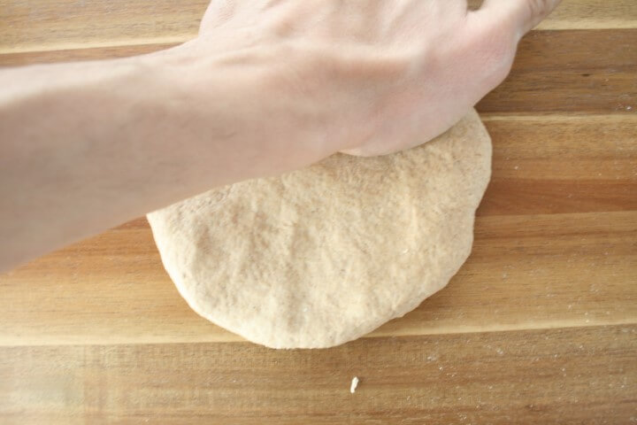 עיצוב מצה עם היד