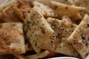 קרקרים עם מחמצת