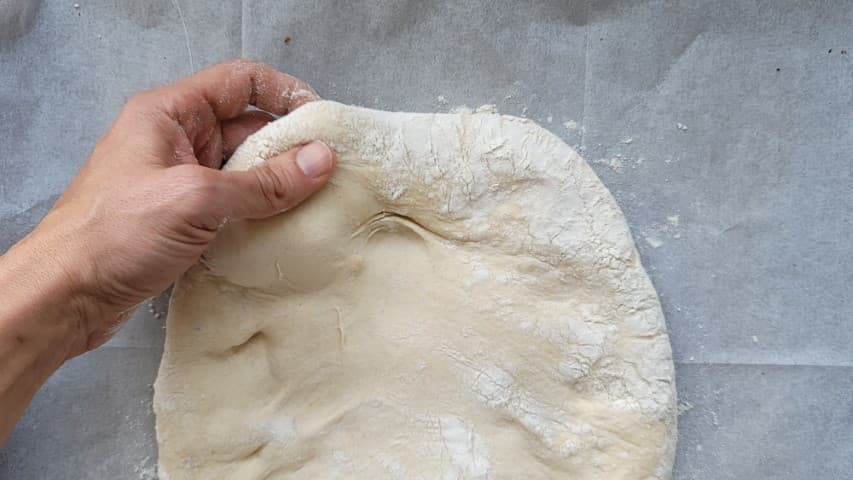 בצק פוקאצ'ה בתבנית