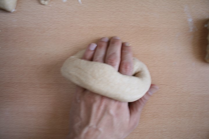 shaping roll for the bagel