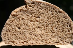 איך נראה לחם הכוסמין לאחר האפייה